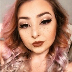 Meet your Posher, Courtney